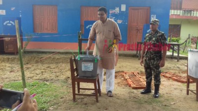 Indra-Baniya-Voting-1494737159.jpg