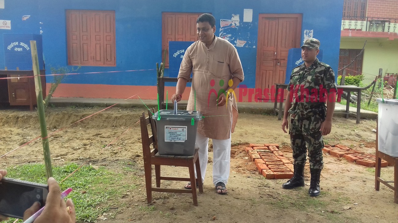 Indra-Baniya-Voting-1494737159.jpg