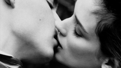 kissing-head-1521443043.jpg