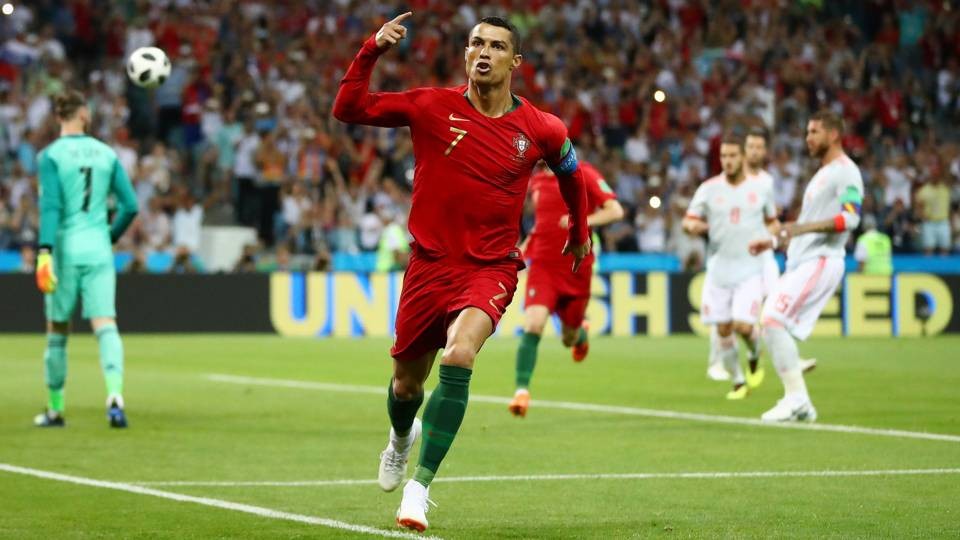 cristiano-ronaldo-portuga-1529109444.jpg