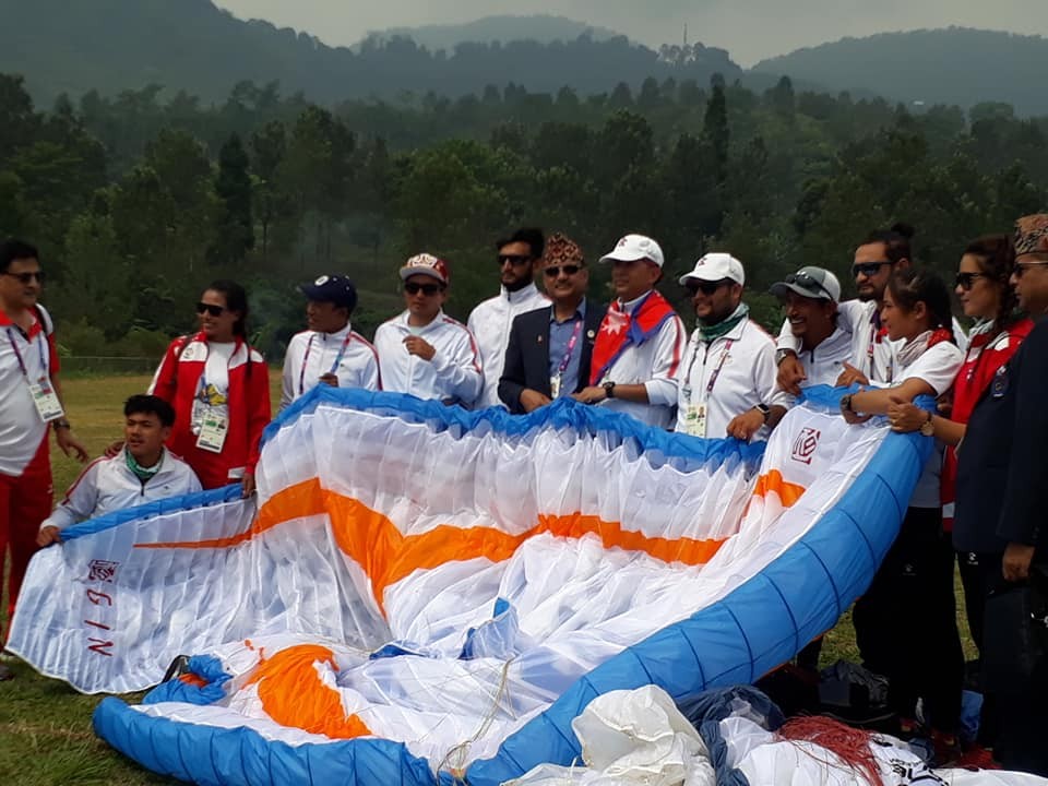paragliding_iWf7gPzjKS-1535535224.jpg