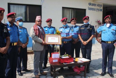 Police-1589427663.jpg