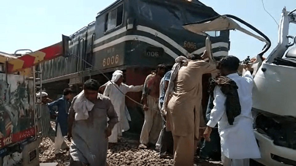 Pakistan-Accident-Sikh-Pi-1593826025.png