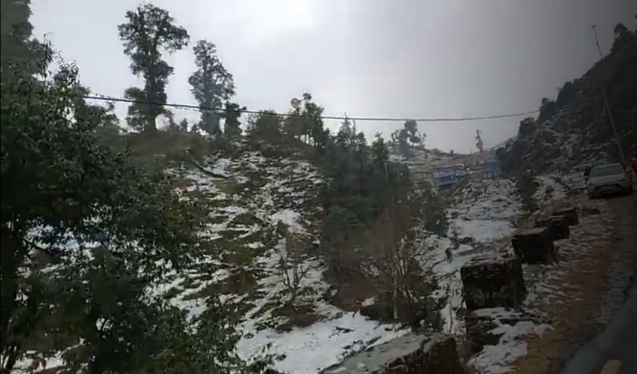 हिमपात-सि-1642839800.jpg