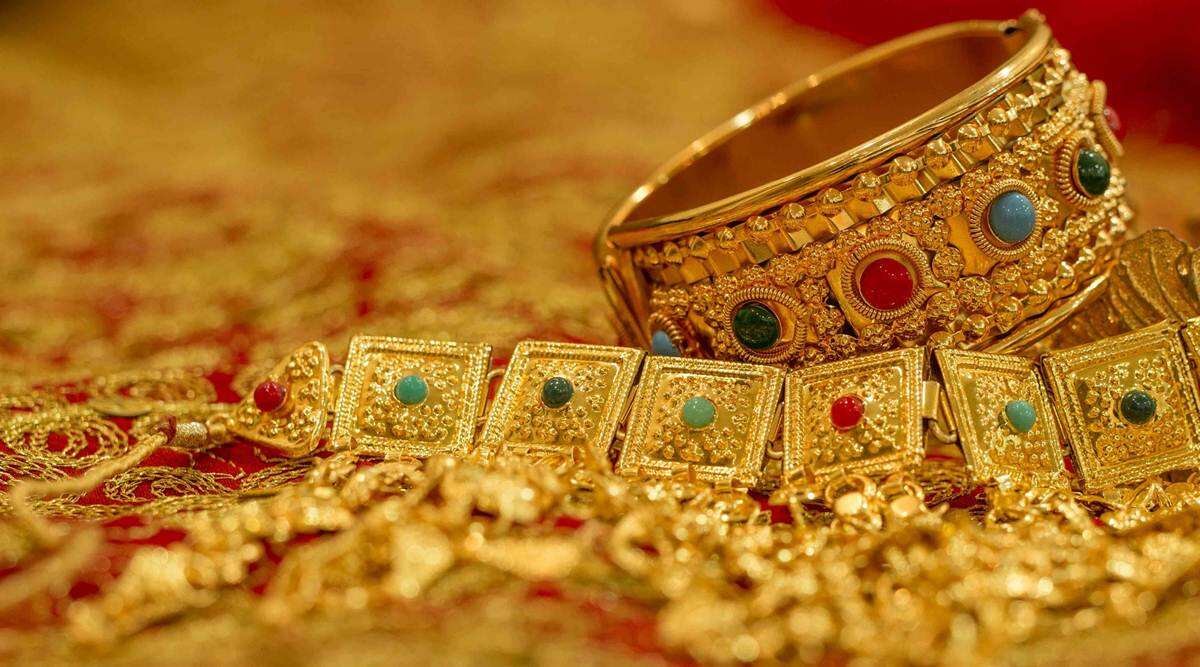 gold-jewellery-pixabay-12-1656052099.jpg