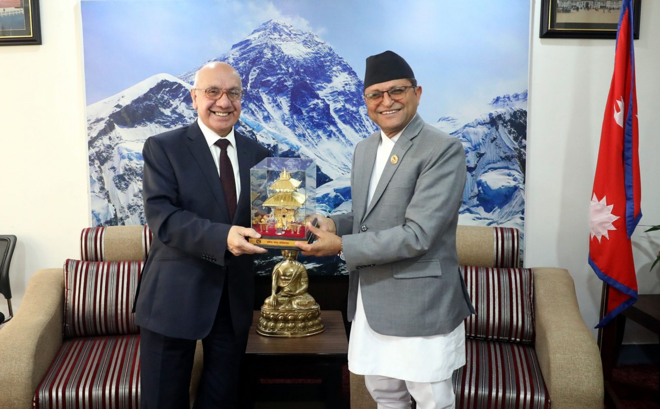 ganesh-and-birendra-scale-1679305009.jpg