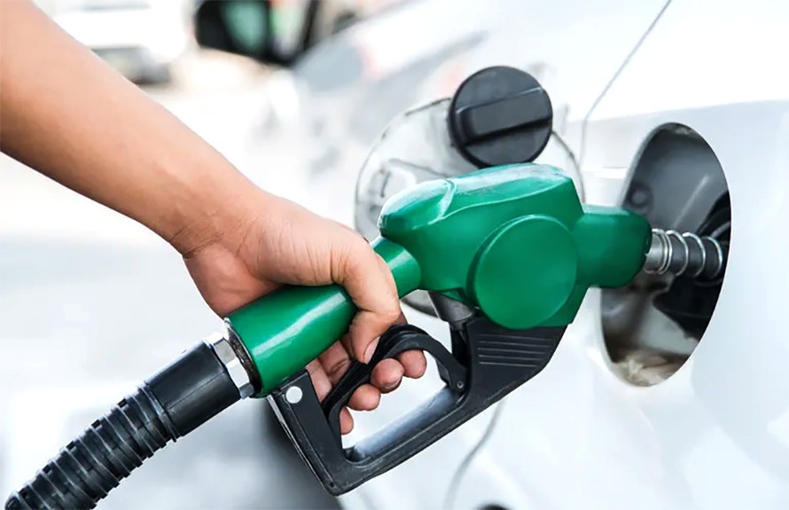 petrol-disel-pump-1682945133.jpg