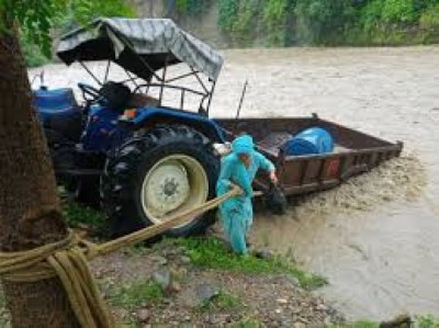 tractor-1691510811.jpg