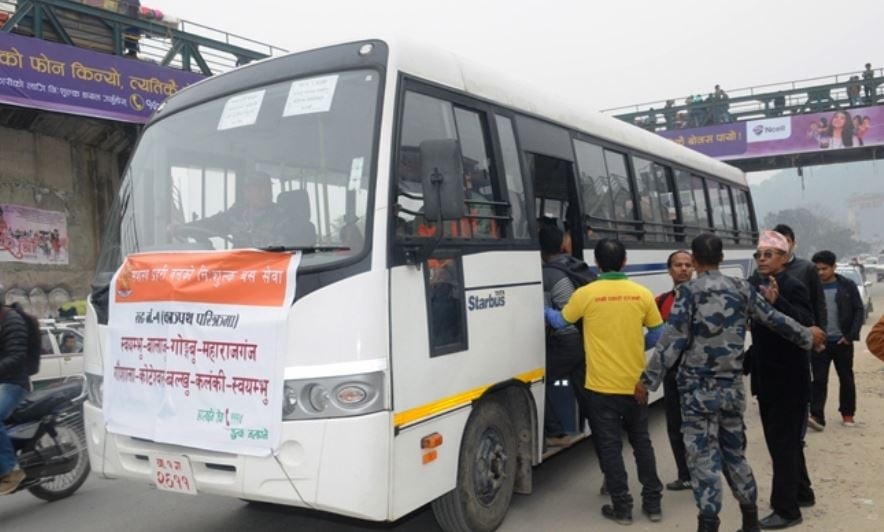 bus-1698121999.jpg