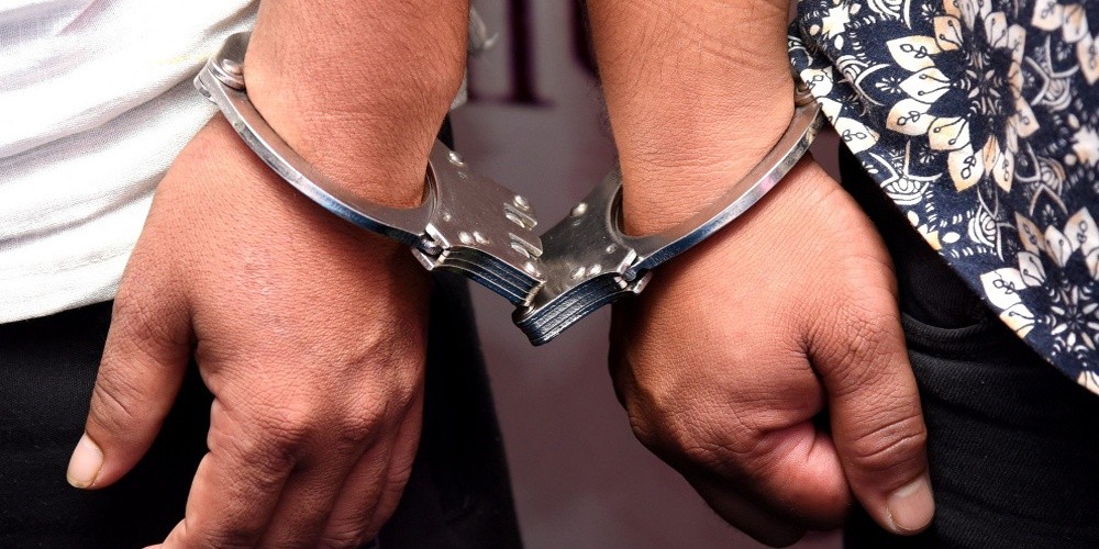 arrest_BkQKVyP55m_F0sd11u-1785806909.jpg